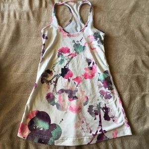 Lululemon tank